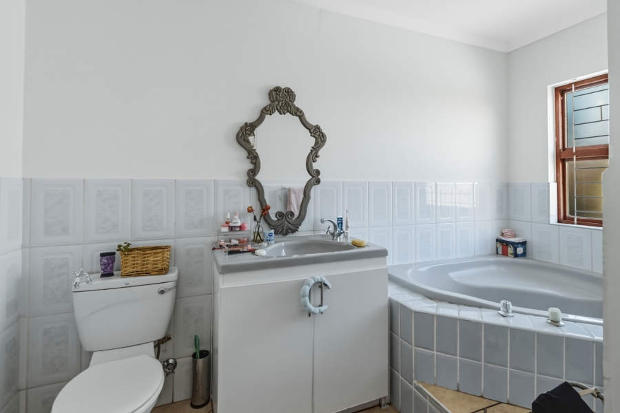 4 Bedroom Property for Sale in Bay Park Western Cape